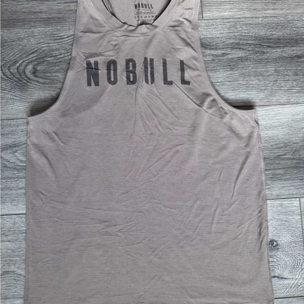 NOBULL sand high neck Tank Top